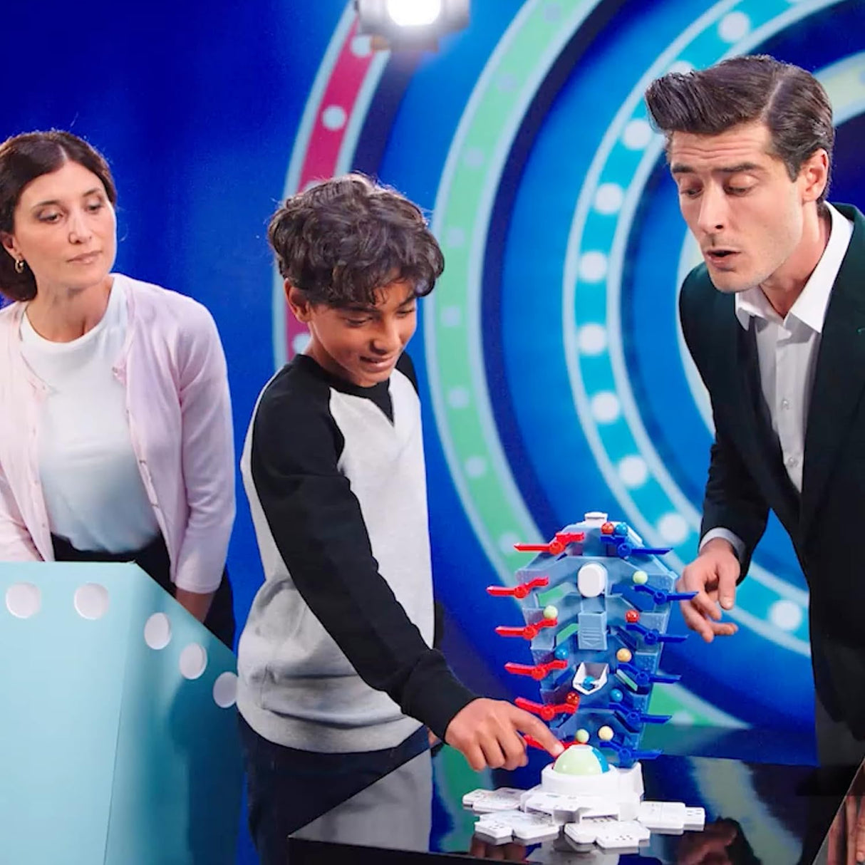 IMC TOYS Play Fun Give the Coco Show! - Strategic board game