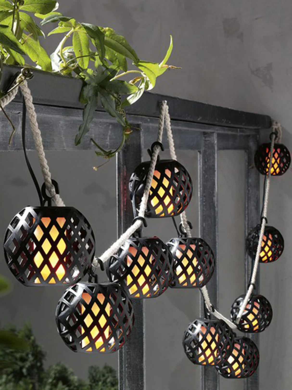 Livarno Home Solar Light Chain - Lattice Design Amber Flame