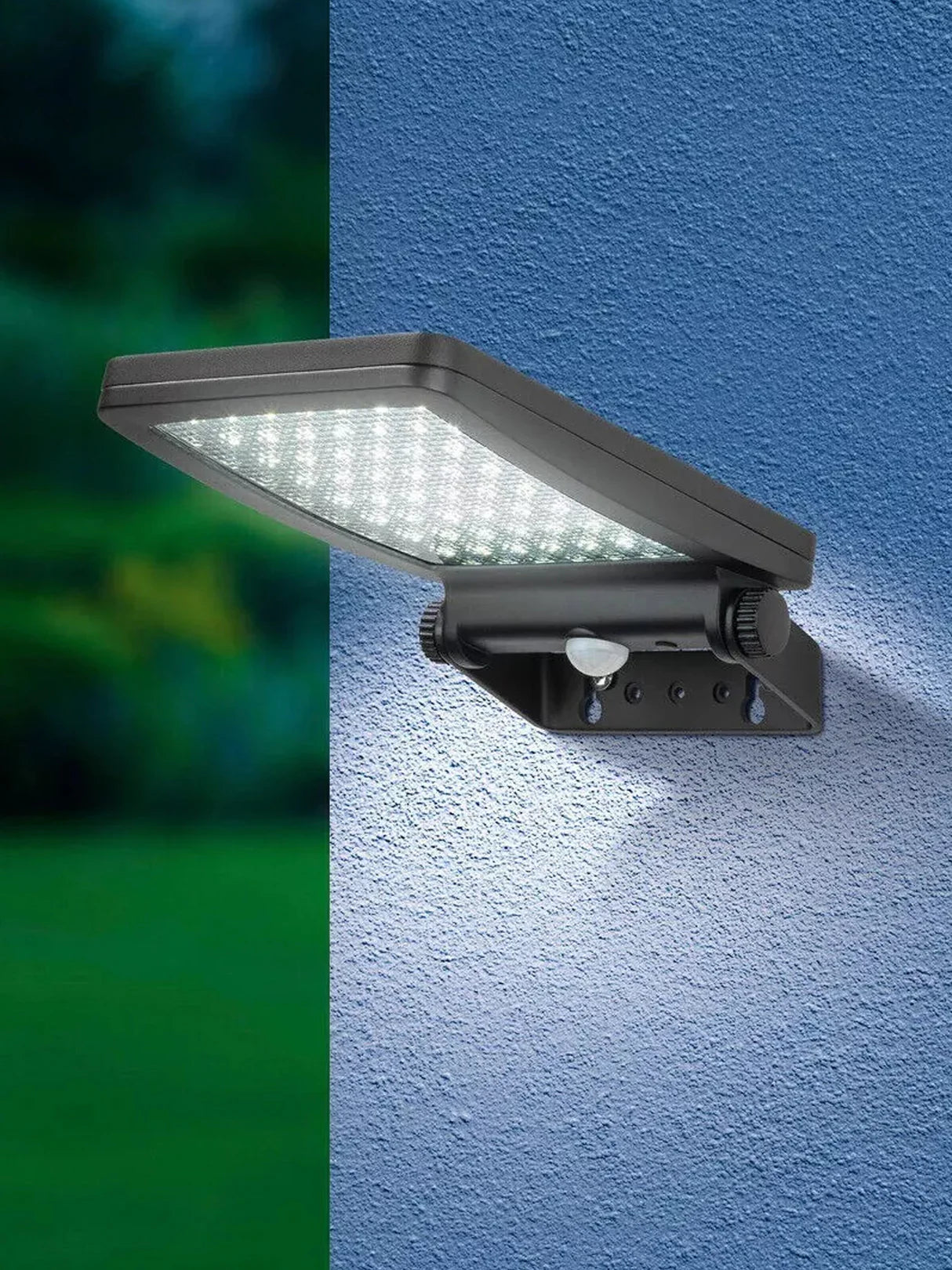 Livarno Home LED Solar Spotlight with Motion Sensor 450lm